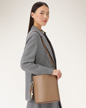 Roxie S Bucket Bag Toffee